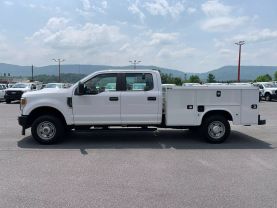 2020 FORD F250 SUPER DUTY CREW CAB 8FT KNAPHEIDE SERVICE BED TRUCK SERVICE/UTILITY TRUCKS V8, FLEX FUEL, 6.2 LITER XL PICKUP 4D 8 FT - Eddies Auto Sales