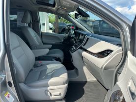 Used 2018 TOYOTA SIENNA VAN V6, 3.5 LITER XLE MINIVAN 4D - LA Auto Star located in Virginia Beach, VA