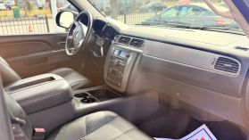 2013 Chevrolet Avalanche - Image 12