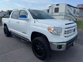 2017 TOYOTA TUNDRA CREWMAX PICKUP V8, 4.6 LITER SR5 PICKUP 4D 5 1/2 FT