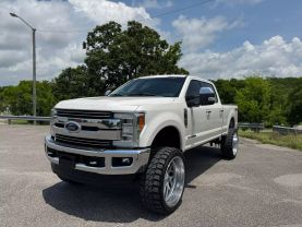 2019 FORD F250 SUPER DUTY CREW CAB PICKUP V8, TURBO DIESEL, 6.7 LITER LARIAT PICKUP 4D 6 3/4 FT