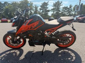 2023 KTM 200 DUKE SPORTBIKES - -