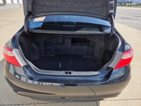 2016 Toyota Camry Hybrid - Image 13