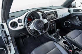 2012 Volkswagen Beetle - Image 3
