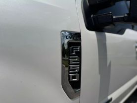 2019 FORD F250 SUPER DUTY CREW CAB PICKUP V8, TURBO DIESEL, 6.7 LITER LARIAT PICKUP 4D 6 3/4 FT