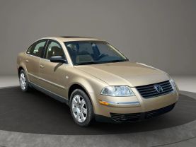 2001 VOLKSWAGEN PASSAT (NEW) SEDAN V6, 2.8 LITER GLX SEDAN 4D