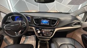 2020 CHRYSLER VOYAGER