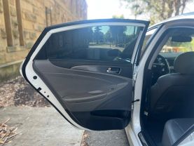 2015 HYUNDAI SONATA SEDAN 4-CYL, HYBRID, 2.4 LITER HYBRID LIMITED SEDAN 4D