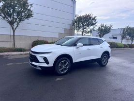 2025 Chevrolet Blazer - Image 2
