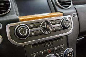 2016 Land Rover Lr4 - Image 27