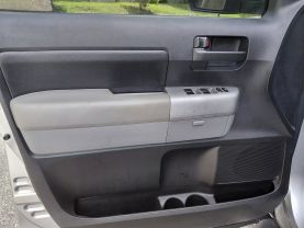 2009 TOYOTA TUNDRA DOUBLE CAB PICKUP V8, FLEX FUEL, 5.7 LITER SR5 PICKUP 4D 6 1/2 FT