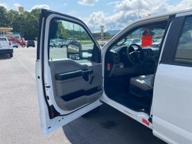 2017 FORD F450 SUPER DUTY SUPER CAB DRW 9FT KNAPHEIDE SERVICE BED TRUCK SERVICE/UTILITY TRUCKS V10, 6.8 LITER XLT 168" W.B. - Eddies Auto Sales