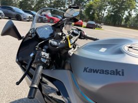 2025 KAWASAKI ZX636KSFAL NINJA ZX-6R SPORTBIKES - -