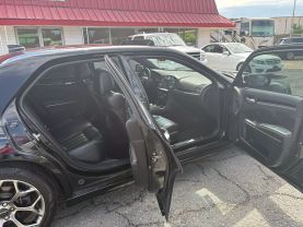 2018 CHRYSLER 300 SEDAN V8, HEMI, 5.7 LITER 300S SEDAN 4D