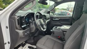 2023 Chevrolet Silverado 1500 Crew Cab - Image 7