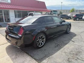 2018 CHRYSLER 300 SEDAN V8, HEMI, 5.7 LITER 300S SEDAN 4D