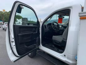 2014 RAM 5500 MECHANIC CRANE TRUCK 3,200 LBS AUTO CRANE MECHANIC CRANE TRUCK 6-CYL, TURBO DSL, 6.7L TRADESMAN REG CAB - Eddies Auto Sales