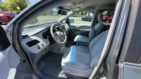 2012 TOYOTA SIENNA