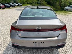 2023 HYUNDAI ELANTRA SEDAN 4-CYL, SULEV, 2.0 LITER SEL SEDAN 4D at T&T Repairables - used car dealership in Spencer, Indiana.