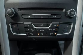 2016 FORD FUSION SEDAN 4-CYL, HYBRID, 2.0 LITER SE HYBRID SEDAN 4D
