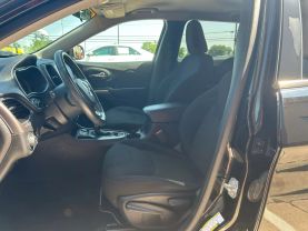 2019 JEEP CHEROKEE SUV 4-CYL, ZERO EVAP, 2.4 LITER LATITUDE SPORT UTILITY 4D