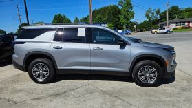 2025 Chevrolet Traverse - Image 4