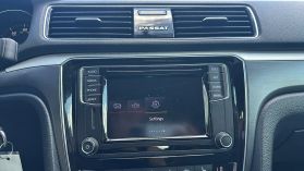 2018 Volkswagen Passat - Image 40