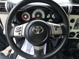 2013 TOYOTA FJ CRUISER SUV V6, 4.0 LITER SPORT UTILITY 2D