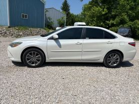 2017 TOYOTA CAMRY SEDAN 4-CYL, 2.5 LITER SE SEDAN 4D at T&T Repairables - used car dealership in Spencer, Indiana.