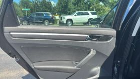 2018 Volkswagen Passat - Image 16