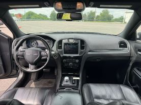 2019 CHRYSLER 300 SEDAN V6, 3.6 LITER 300S SEDAN 4D