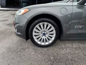 2016 Ford Fusion Energi Plug-in Hybrid Se Luxury Sedan 4d - Image 14