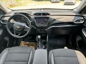 2023 CHEVROLET TRAILBLAZER SUV 3-CYL, ECOTEC, TURBO, 1.3 LITER LT SPORT UTILITY 4D at T&T Repairables - used car dealership in Spencer, Indiana.