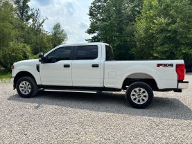 2022 FORD F250 SUPER DUTY CREW CAB PICKUP V8, 7.3 LITER XL PICKUP 4D 6 3/4 FT at T&T Repairables - used car dealership in Spencer, Indiana.