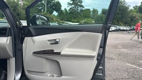 2012 Toyota Venza - Image 16