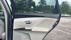 2012 Toyota Venza - Image 19