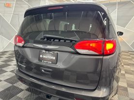 2020 CHRYSLER VOYAGER