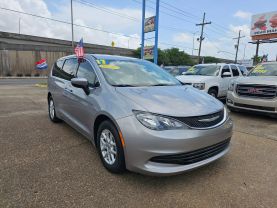 2017 CHRYSLER PACIFICA VAN V6, 3.6 LITER TOURING MINIVAN 4D