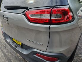 2017 JEEP CHEROKEE SUV V6, 3.2 LITER LIMITED SPORT UTILITY 4D