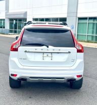 2017 VOLVO XC60 SUV 4-CYL, DRV-E, TURBO, 2.0L T6 DYNAMIC SPORT UTILITY 4D