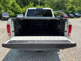 2016 RAM 2500 CREW CAB PICKUP V8, HEMI, 6.4 LITER LARAMIE LIMITED PICKUP 4D 6 1/3 FT at T&T Repairables - used car dealership in Spencer, Indiana.