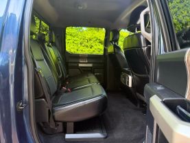 2017 FORD F250 SUPER DUTY CREW CAB PICKUP V8, TURBO DIESEL, 6.7L LARIAT PICKUP 4D 6 3/4 FT