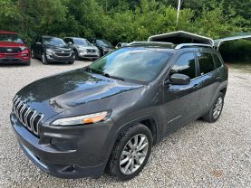 2018 JEEP CHEROKEE SUV V6, 3.2 LITER LIMITED SPORT UTILITY 4D at T&T Repairables - used car dealership in Spencer, Indiana.