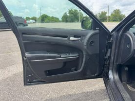 2019 CHRYSLER 300 SEDAN V6, 3.6 LITER 300S SEDAN 4D