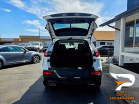 2017 JEEP CHEROKEE SUV V6, 3.2 LITER LATITUDE SPORT UTILITY 4D
