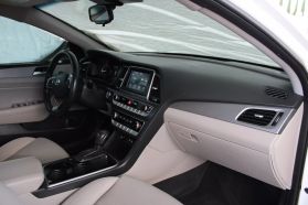 2018 Hyundai Sonata - Image 9