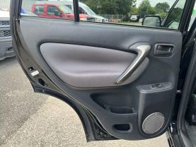 2004 TOYOTA RAV4 SUV 4-CYL, 2.4 LITER SPORT UTILITY 4D