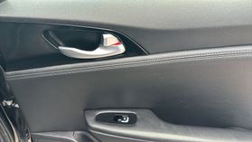2019 Kia Stinger - Image 21
