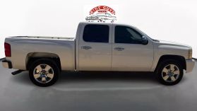 2009 CHEVROLET SILVERADO 1500 CREW CAB PICKUP V8, FLEX FUEL, 5.3 LITER LTZ PICKUP 4D 5 3/4 FT