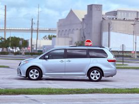 2019 TOYOTA SIENNA